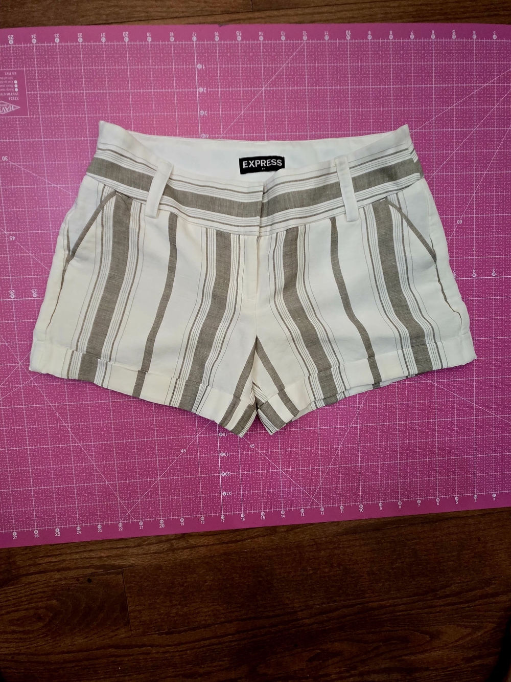 Express Women's Striped Linen Blend Shorts in Cream and Olive